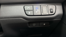 Hyundai IONIQ 1.6 GDi Hybrid Premium SE 5dr DCT Hybrid Hatchback